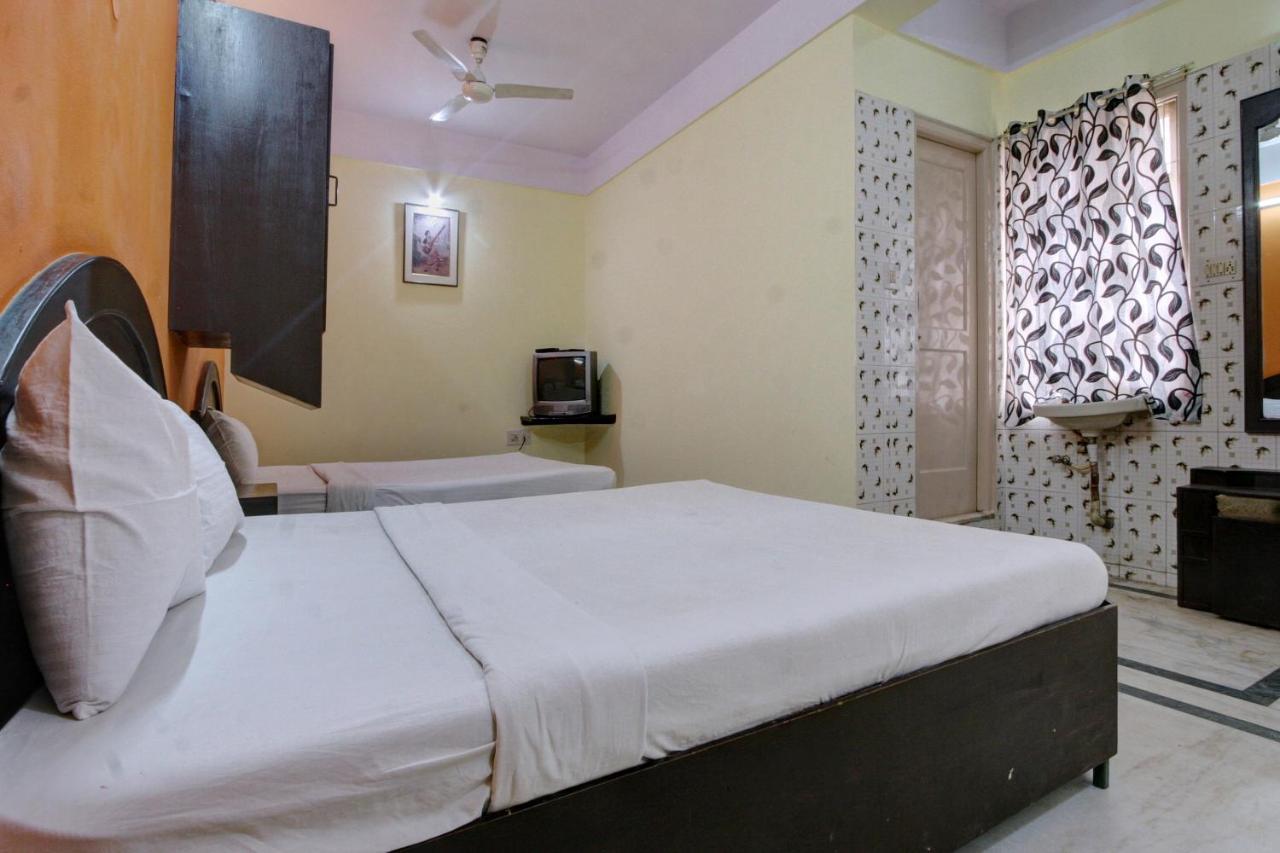 Spot On Radha Krishna Deluxe Lodge Near Cubbon Park Бангалор Экстерьер фото